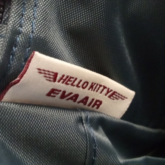 EVA AIR Hello Kitty Sanrio Travel Tote - Picture 5 of 7